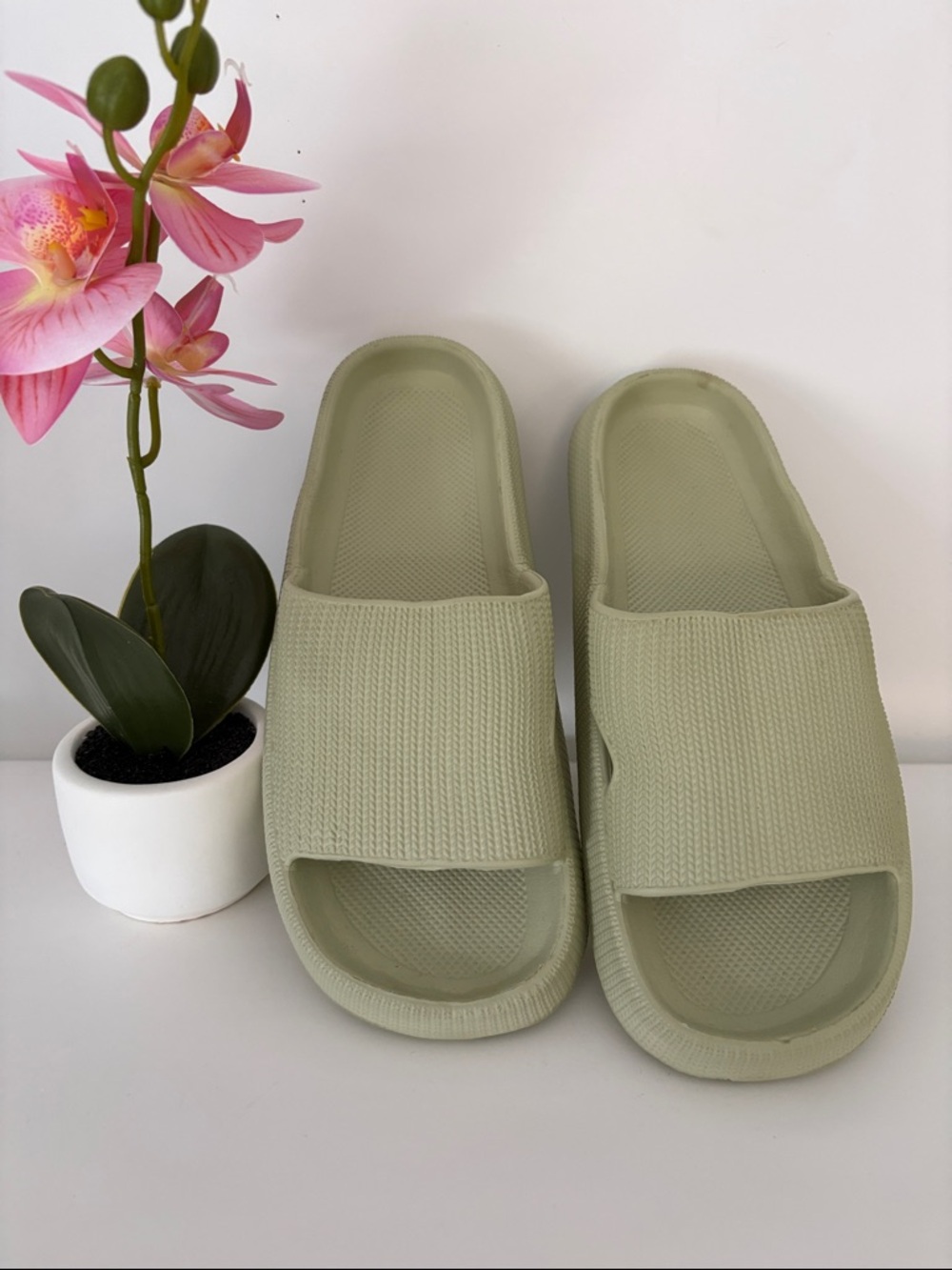 Slip-On Slide Sandals in Sage Green